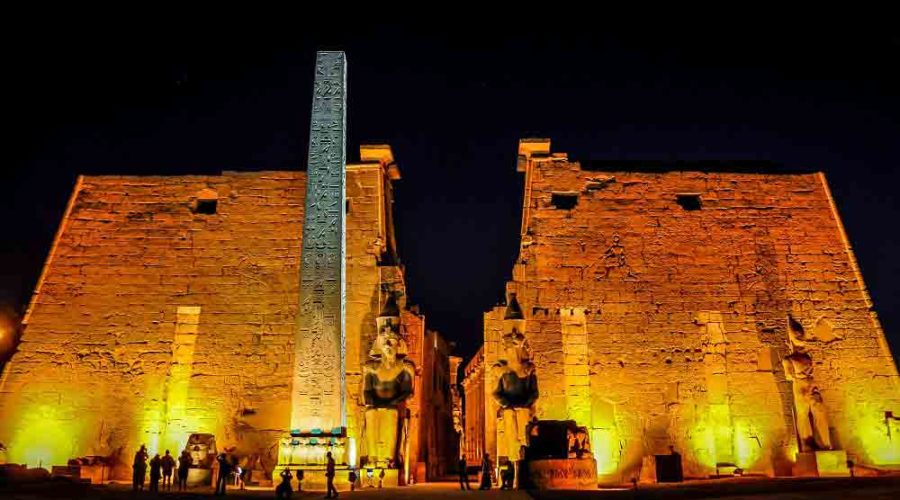 egypt-luxor-temple-night